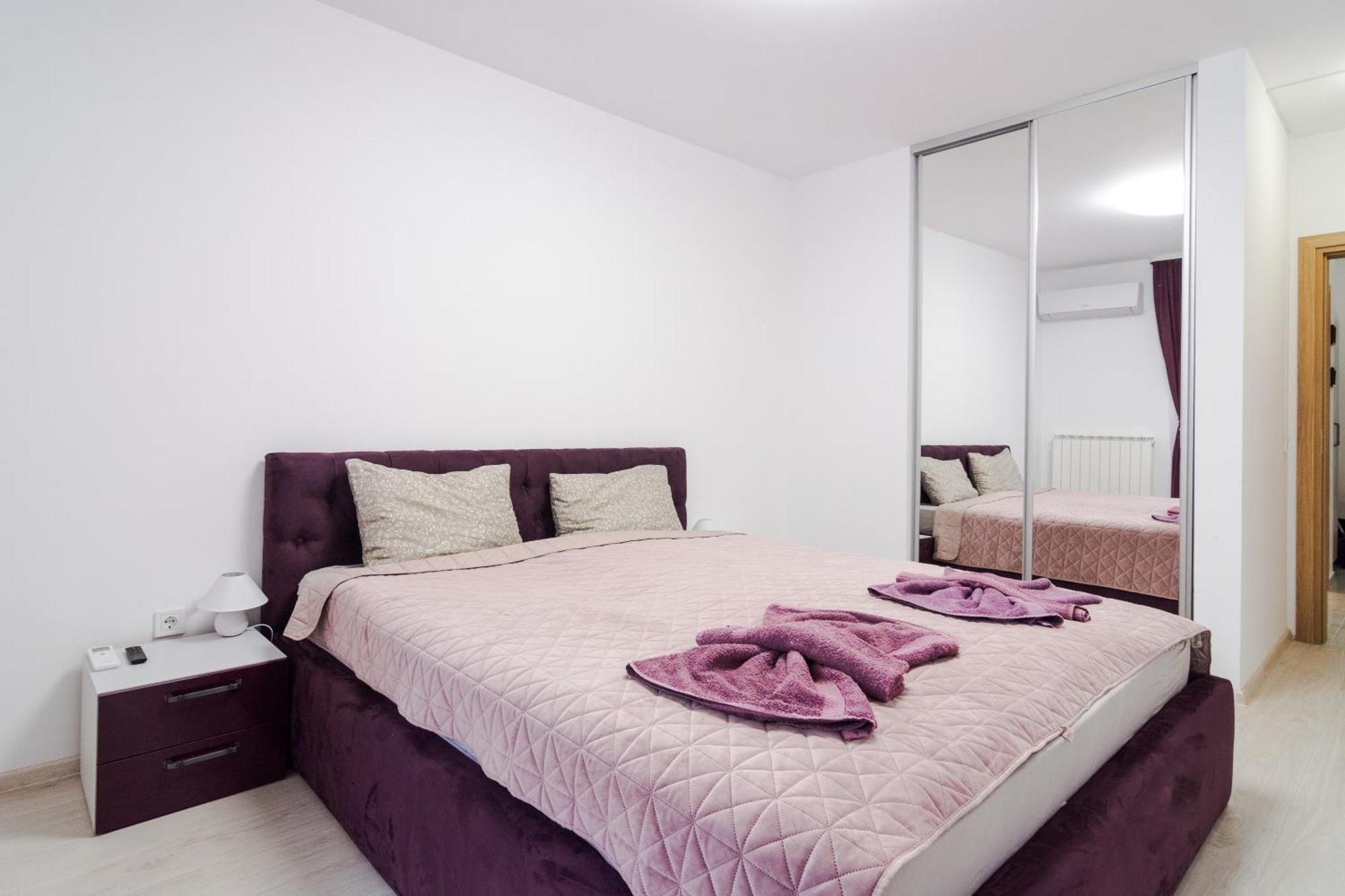 Paris Luxury Top Centre 2Bdr Apt W Work Desk And Wifi Near Nevsky Cathedral Sofia Exterior photo